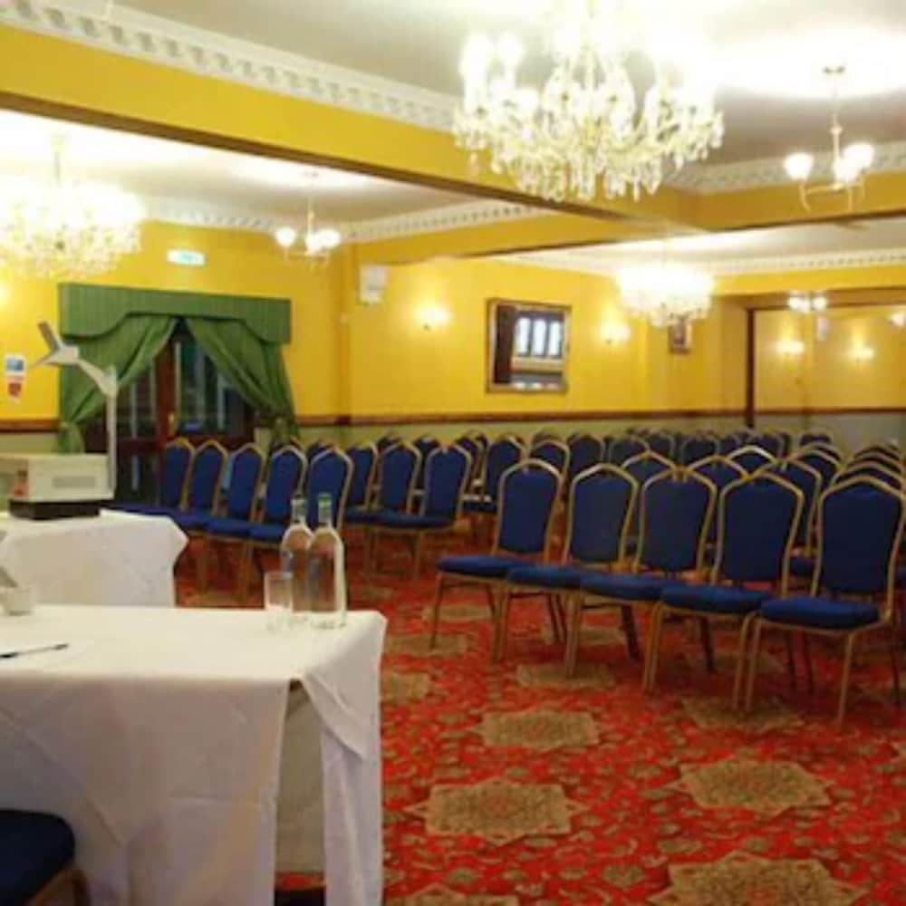 Crown & Cushion Hotel Chipping Norton Ngoại thất bức ảnh